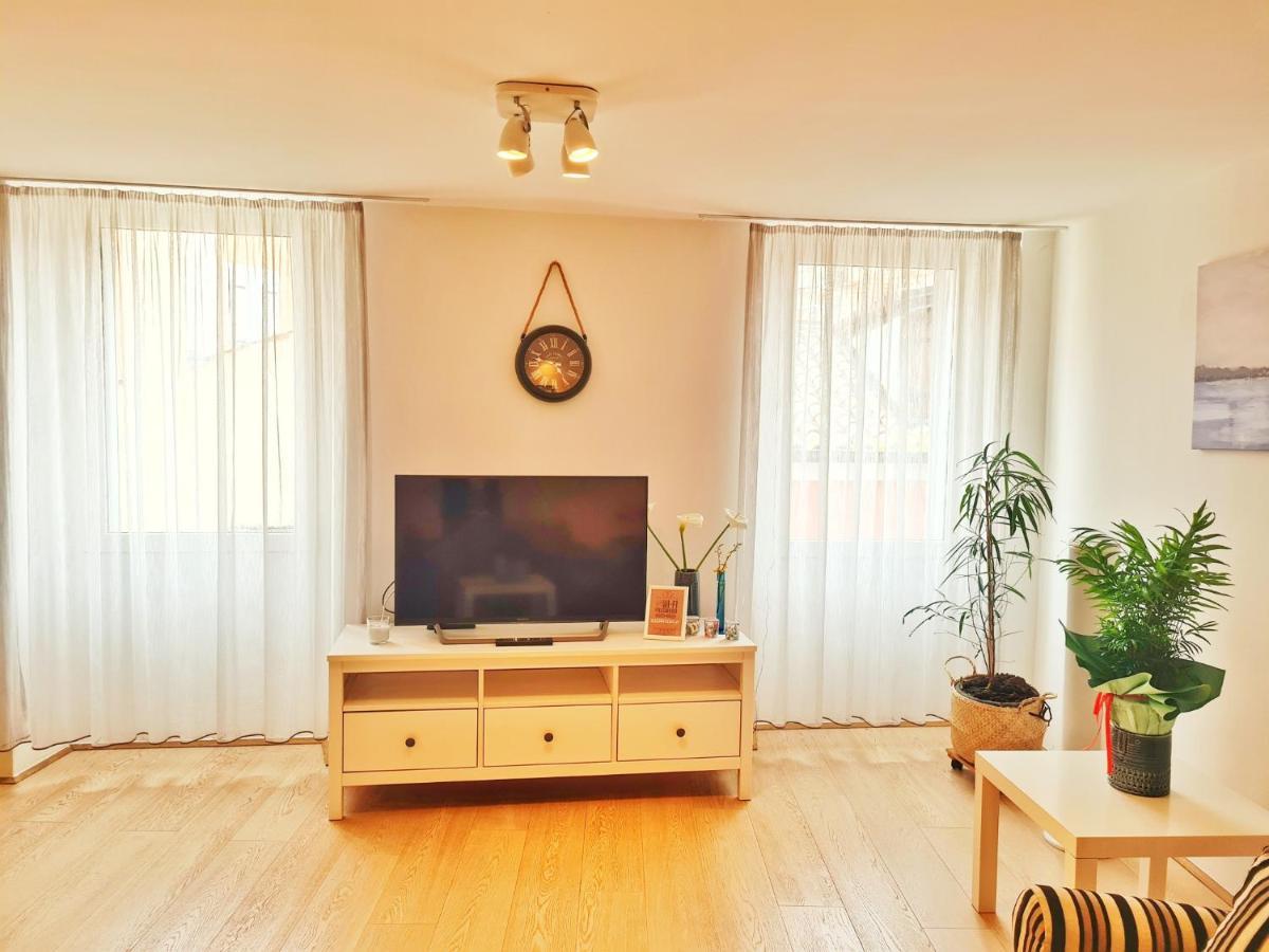 Smilje 2 Apartment Ровин Екстериор снимка