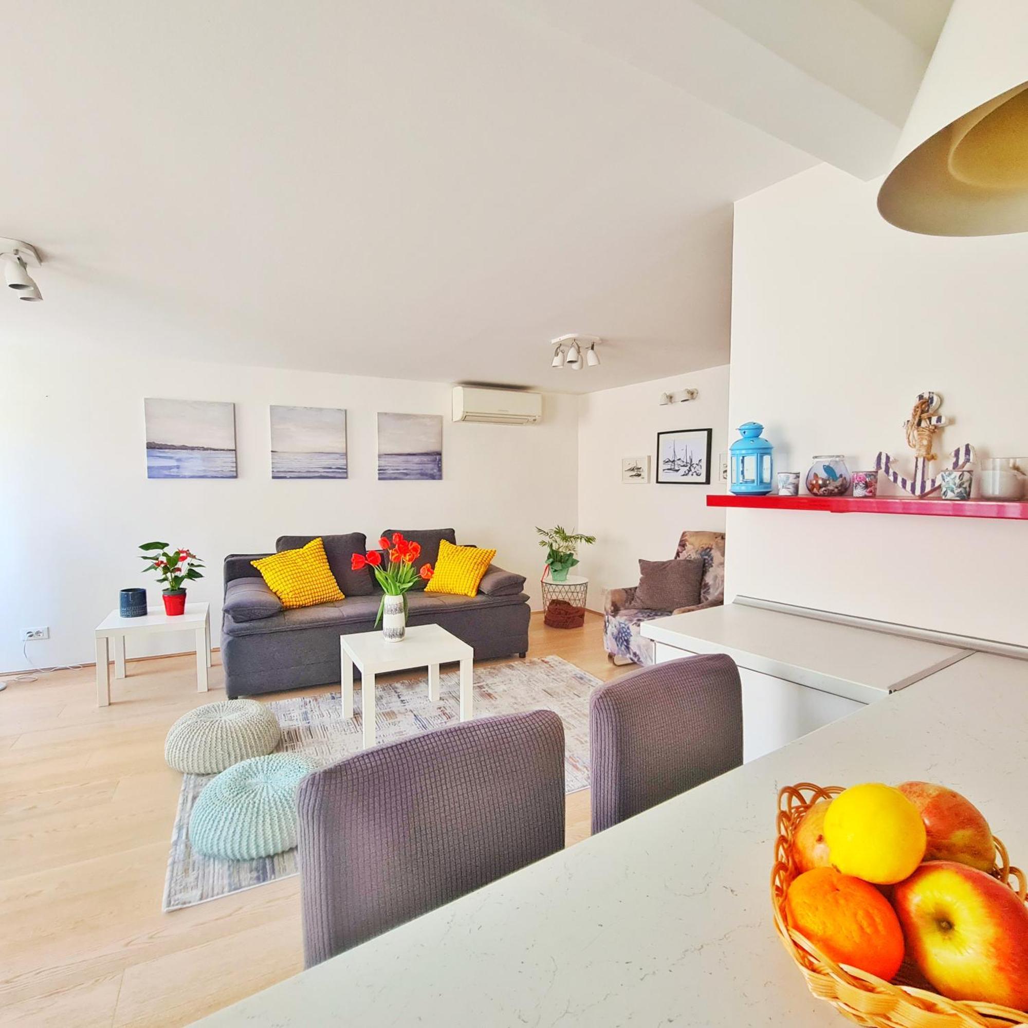 Smilje 2 Apartment Ровин Екстериор снимка