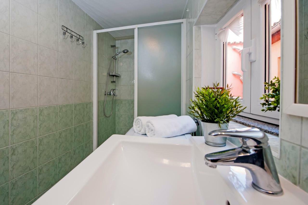 Smilje 2 Apartment Ровин Екстериор снимка